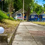 Albatross Retro Summer Camping *